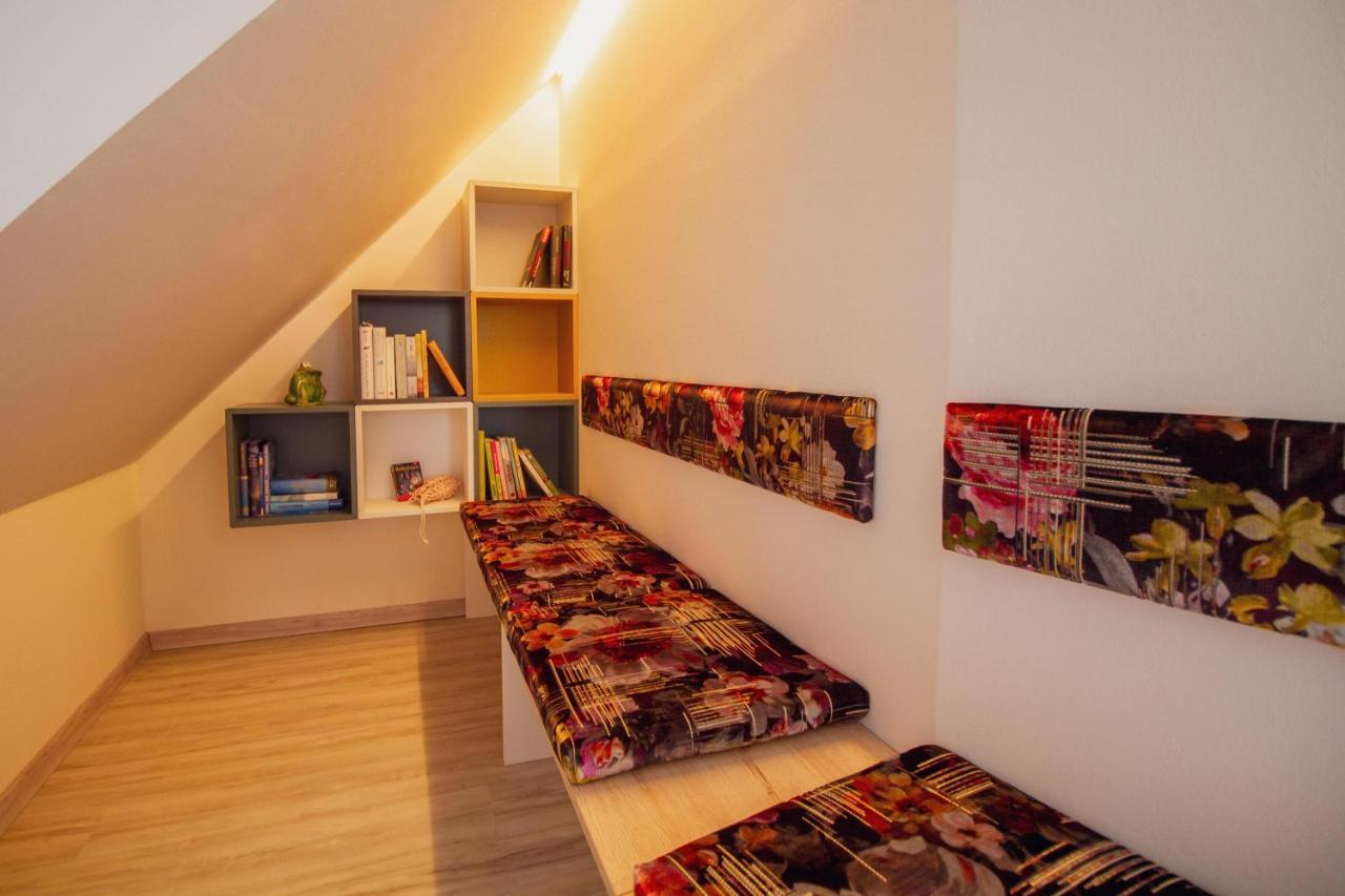 Up Besoeoek - Rapsbluete Mit Infrarotsauna Krummhörn Exteriér fotografie